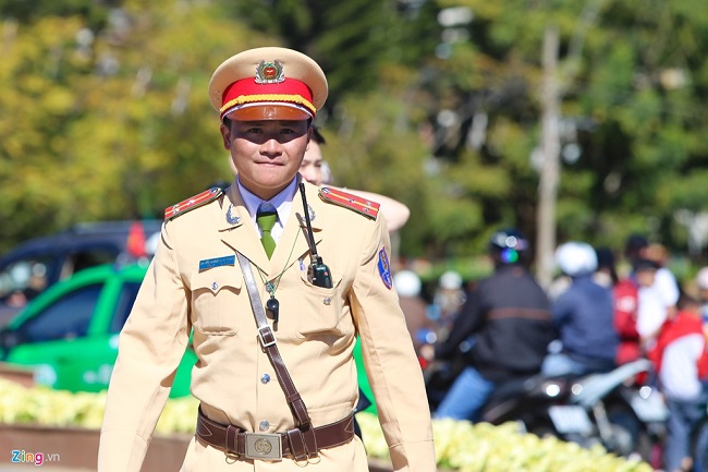 Da-Lat-ruc-ro-truoc-gio-khai-mac-le-hoi-hoa-dacsandalat-7