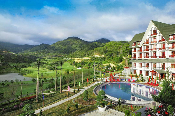 5-resort-xinh-ngat-ngay-voi-view-nhin-ra-ho-tuyen-lam-lang-man-o-da-lat-14