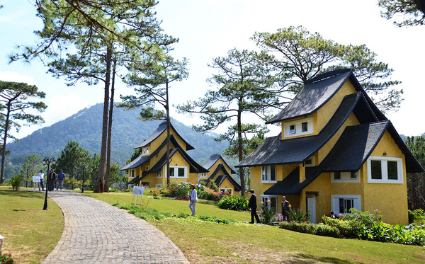 5-resort-xinh-ngat-ngay-voi-view-nhin-ra-ho-tuyen-lam-lang-man-o-da-lat-18
