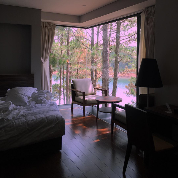5-resort-xinh-ngat-ngay-voi-view-nhin-ra-ho-tuyen-lam-lang-man-o-da-lat-4