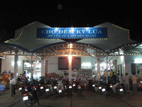 10-cho-dem-viet-nam-noi-tieng-11