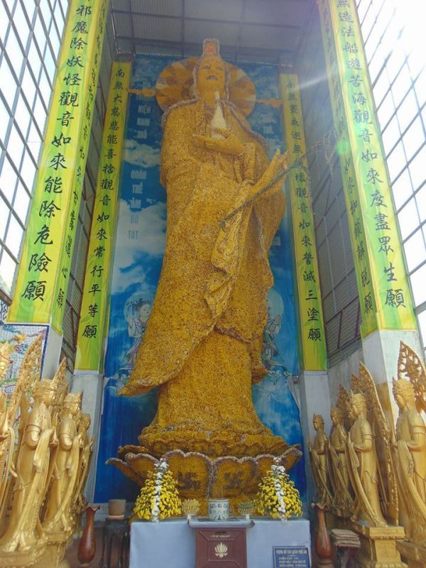 chua-linh-phuoc-ngoi-chua-giu-11-ki-luc-viet-nam-3