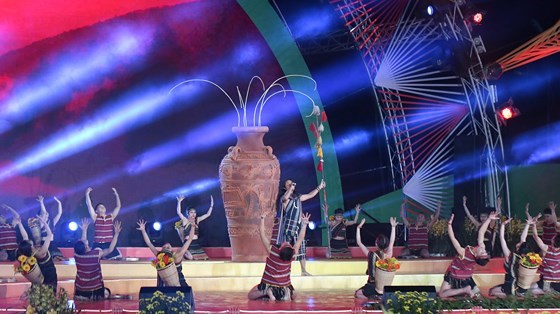 dem-khai-mac-festival-hoa-day-mau-sac-tai-da-lat-3