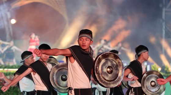 dem-khai-mac-festival-hoa-day-mau-sac-tai-da-lat-4