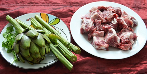cach-nau-canh-atiso-suon-non02