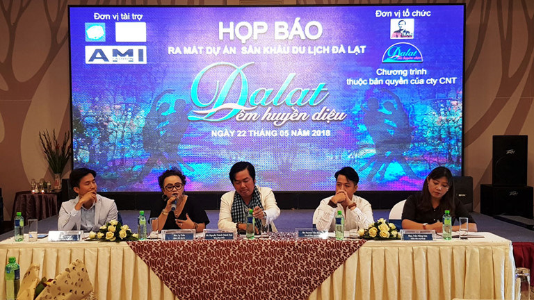 sân khấu du lịch đà lạt
