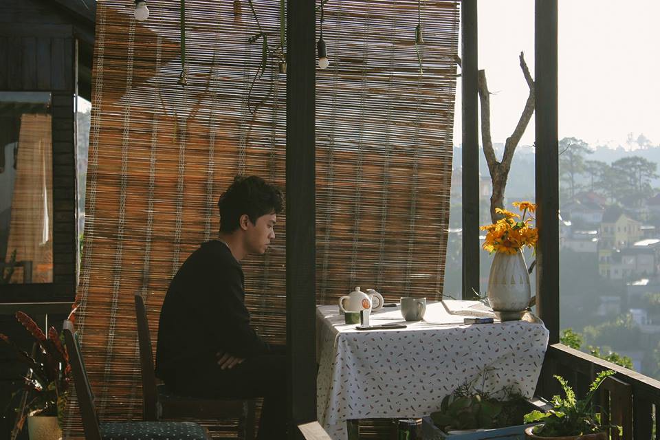 3-homestay-o-da-lat-de-ban-enh-uong-ngu-nuong-roi-doc-sach-uong-tra-ca-ngay-khong-chan-7