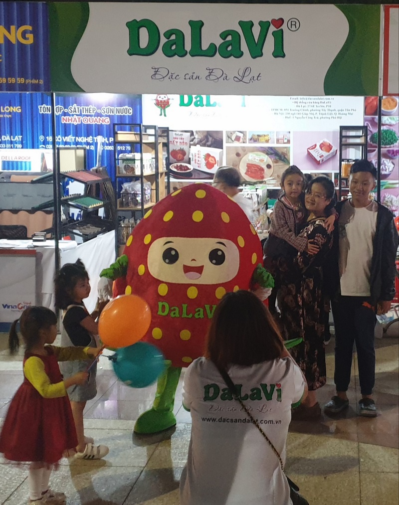 check-in-lien-tay-nhan-ngay-qua-tang-tu-dalavi (6)