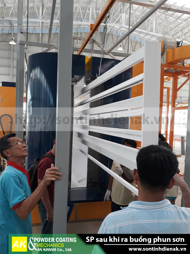 Hình ảnh thực tế hệ thống sơn thanh nhôm dài 6m