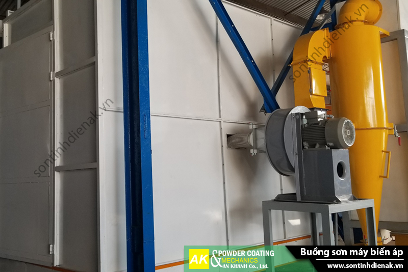 Buồng phun sơn bán tự động máy biến áp sử dụng cyclone thu hồi hiện đại